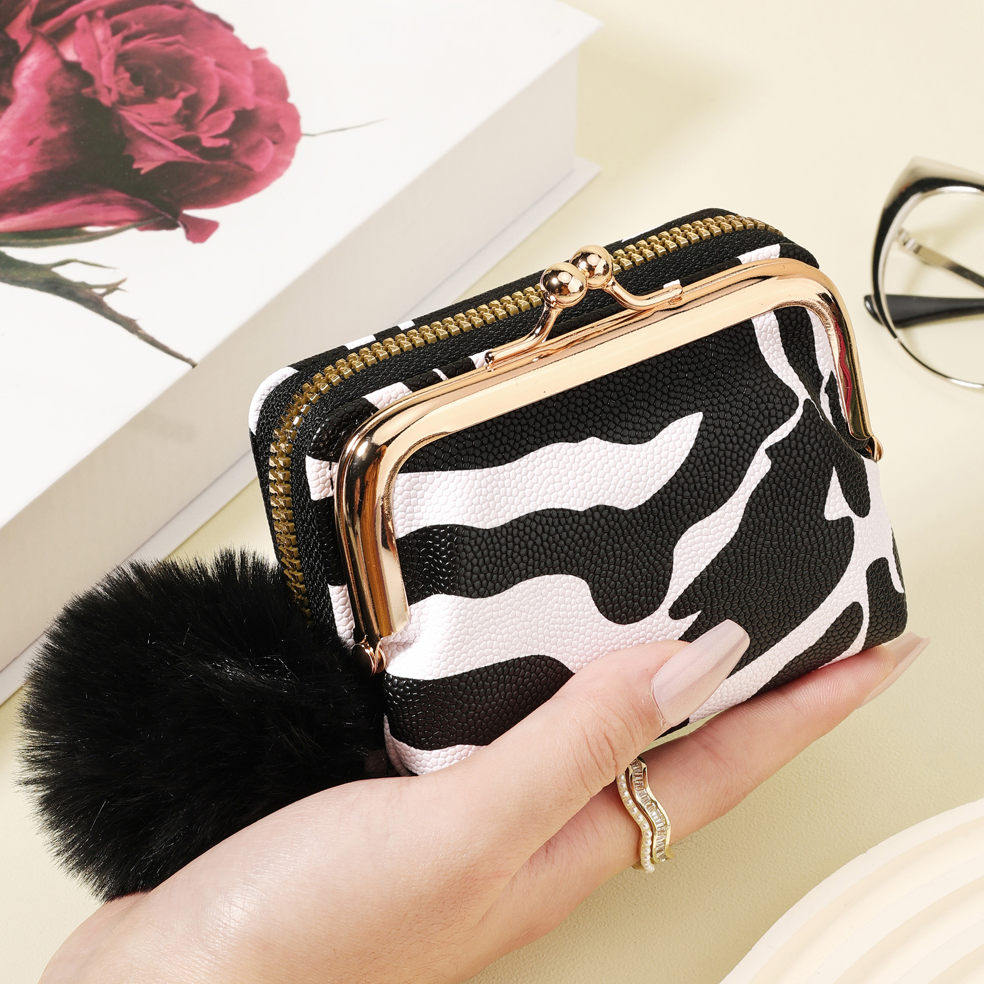 Fashionable zebra print coin w - Zebra Tablet Accessories recensie en prijs