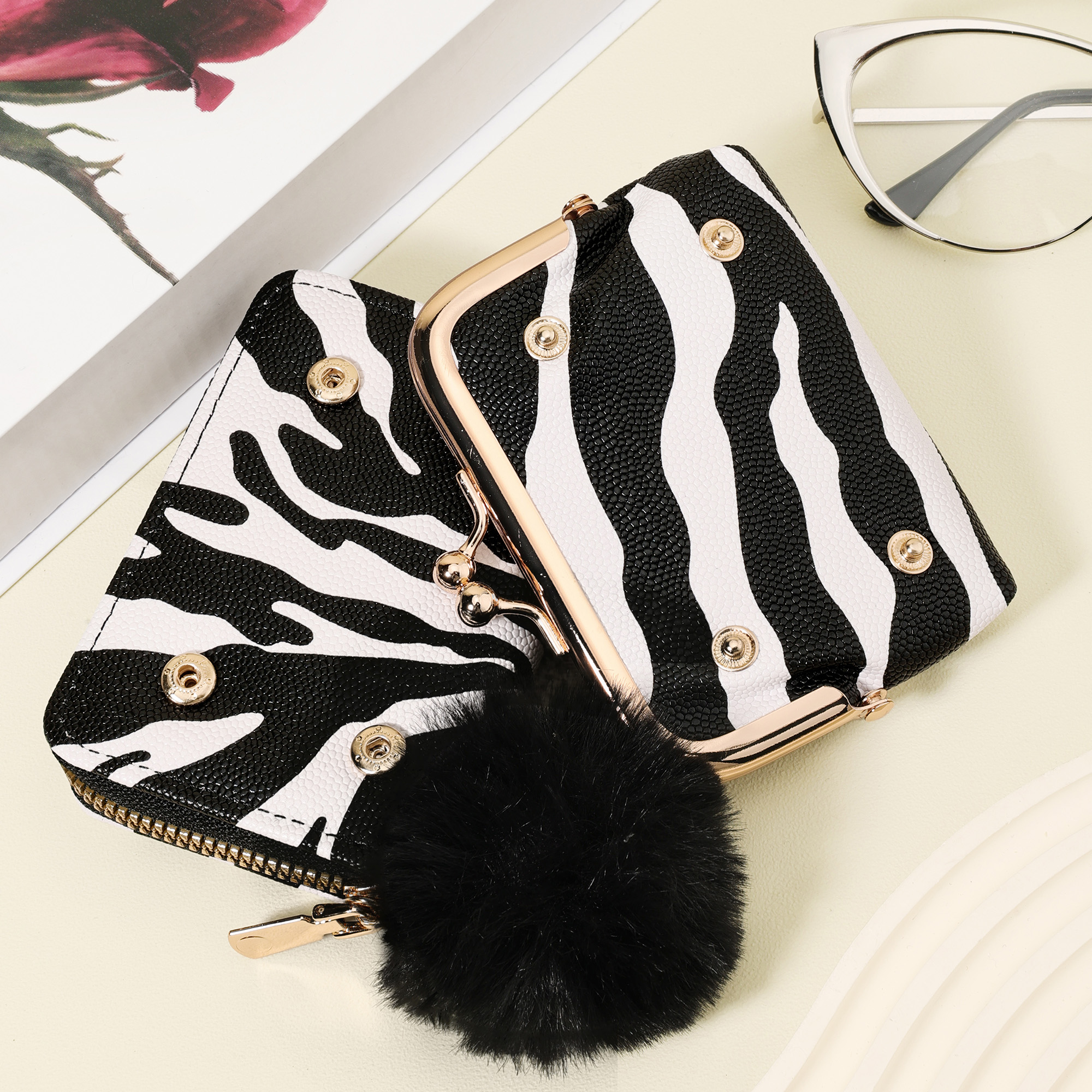 Fashionable zebra print coin w - Zebra Tablet Accessories recensie en prijs