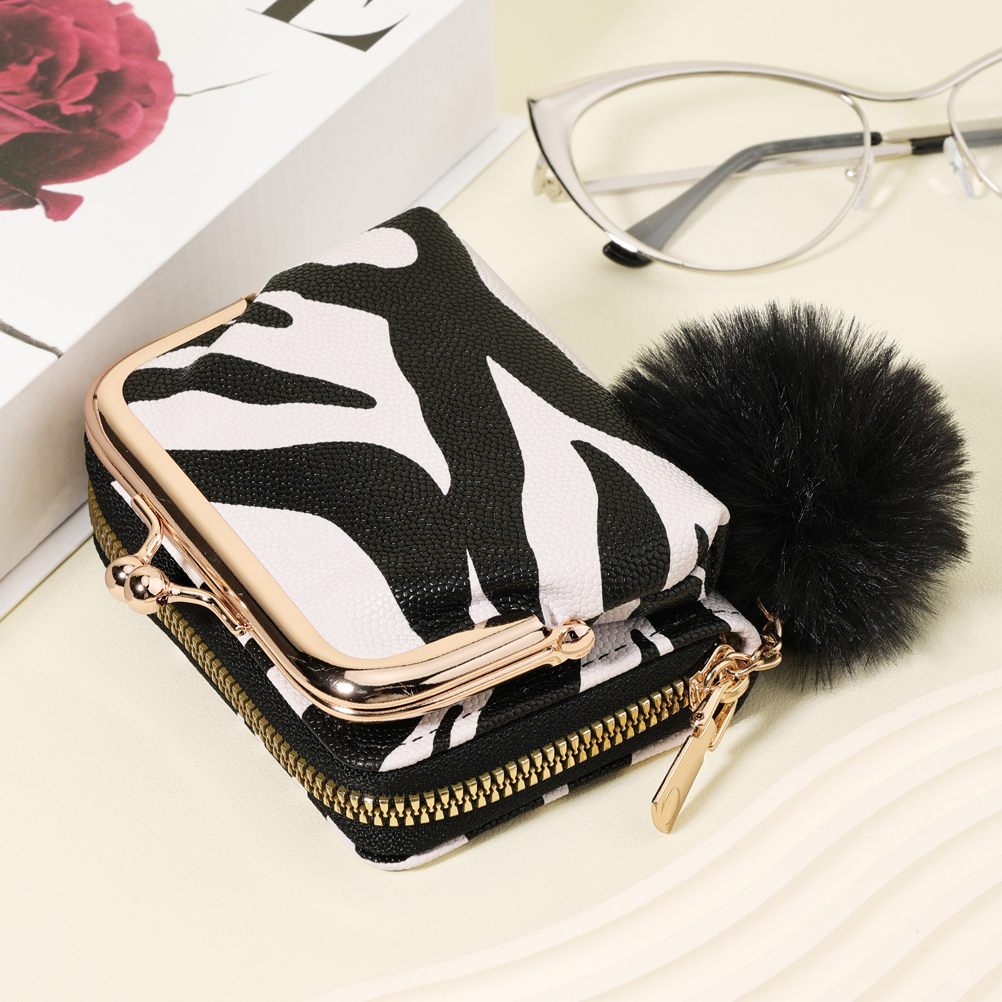 Fashionable zebra print coin w - Zebra Tablet Accessories recensie en prijs